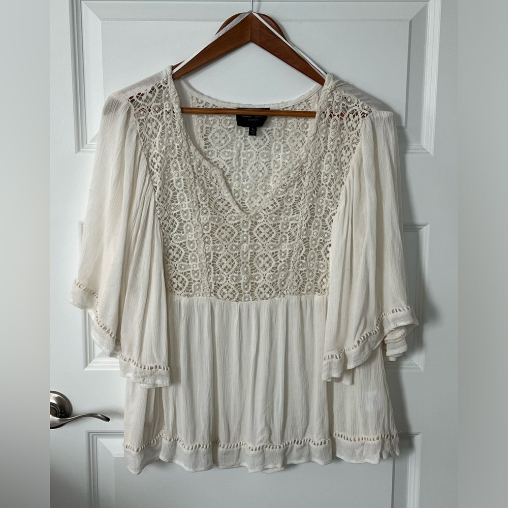 ROMEO & JULIET COUTURE Cream Blouse w/ Lace Insets SZ L